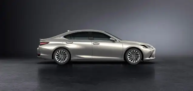 2022 Lexus ES 300h Premier - Image 3