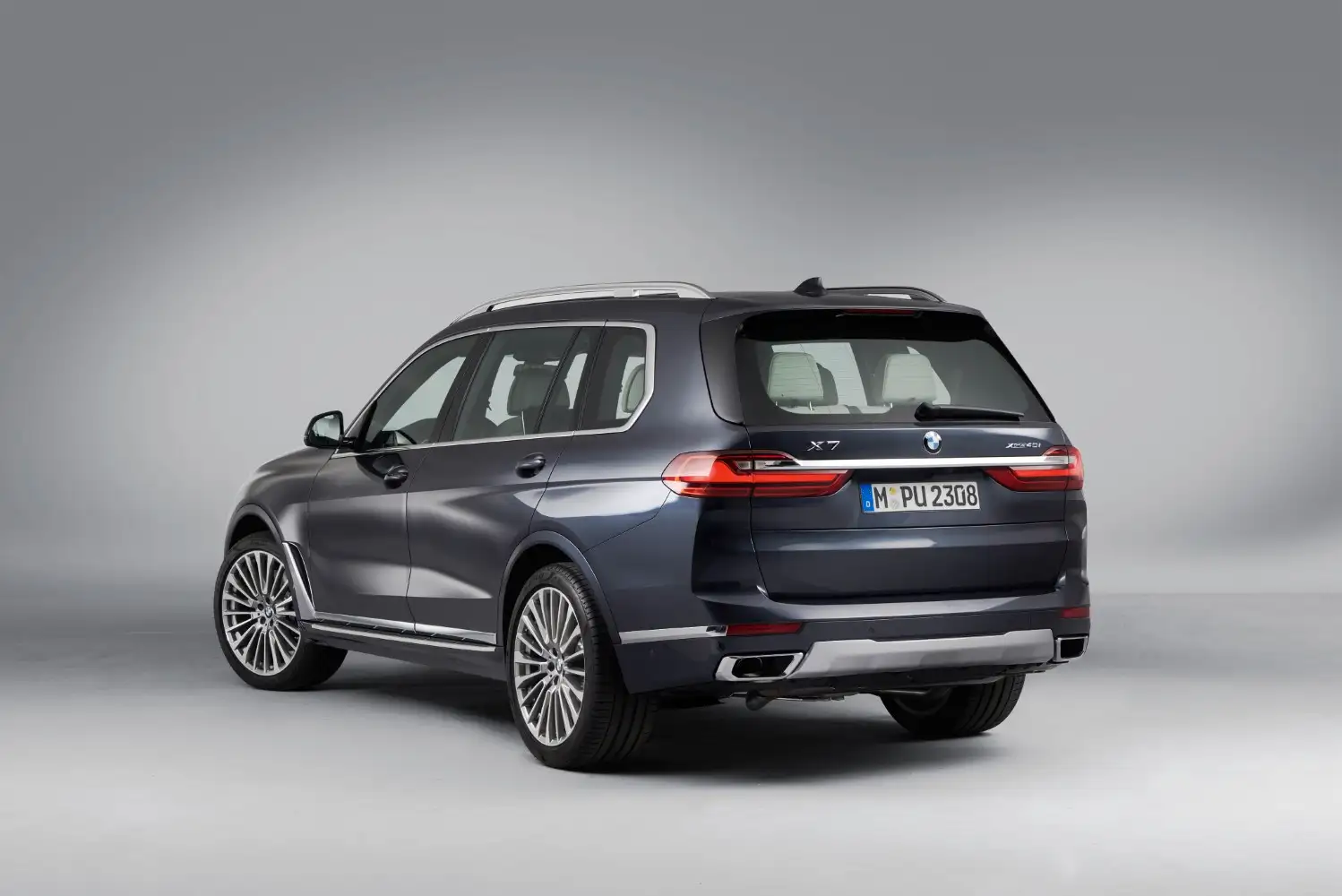 2020 BMW X7 40i Pure - view 3