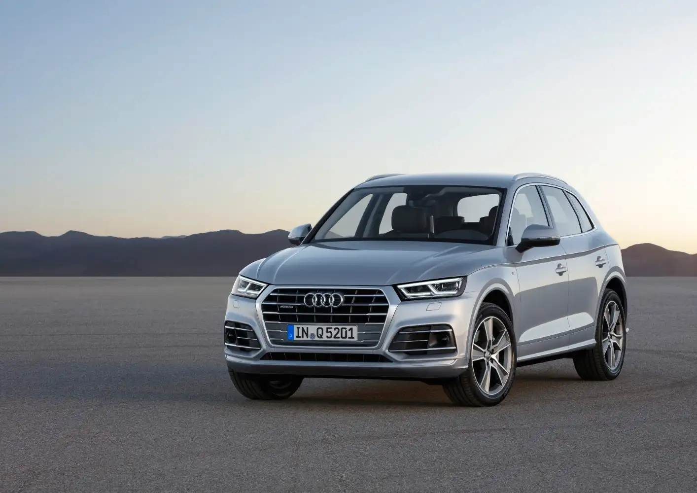2020 Audi Q5 45 TFSI quattro - view 2