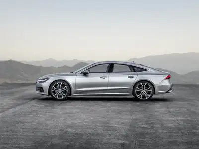 2021 Audi A7 45 TFSI quattro 2.0L - Image 3