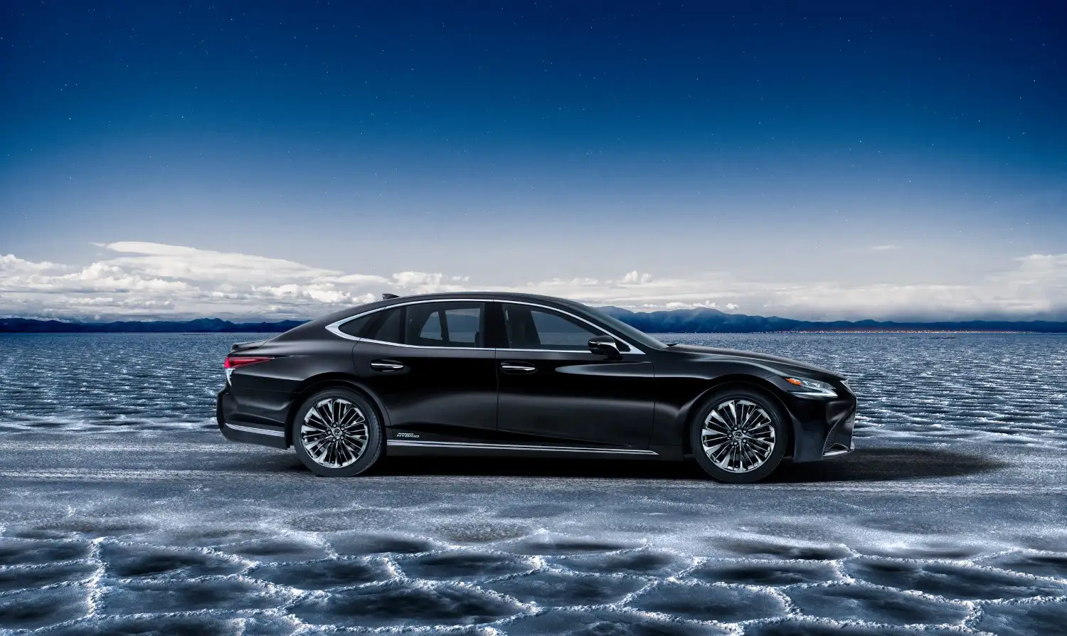 2020 Lexus LS 500h Platinum - view 4