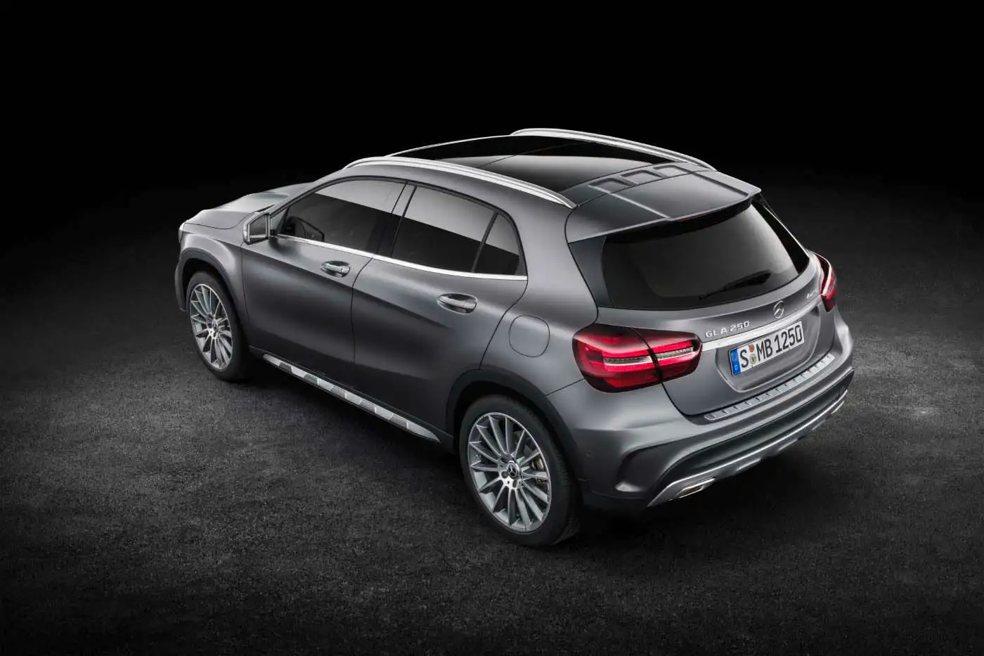 2019 Mercedes-Benz GLA 250 4MATIC - view 2
