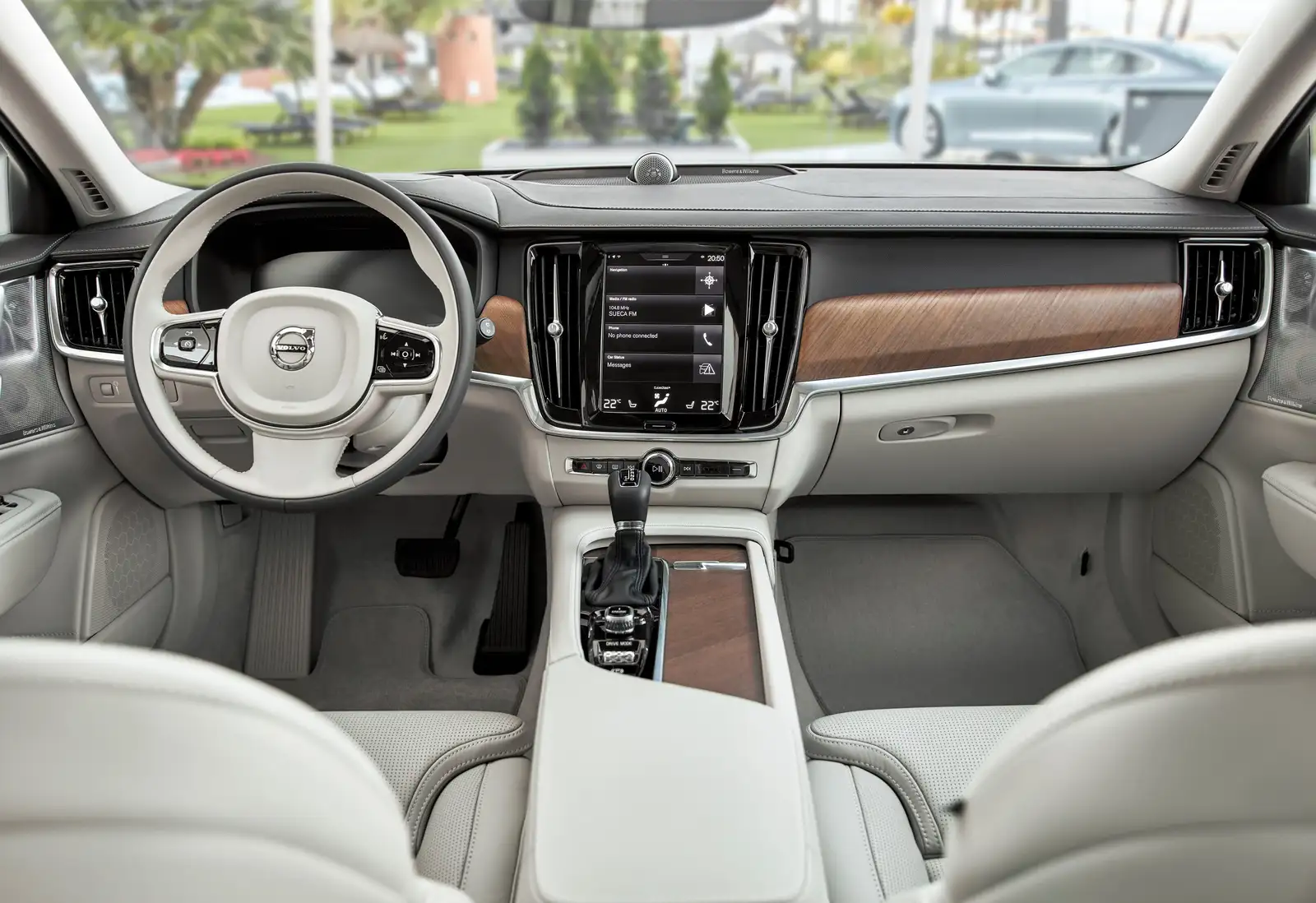 2022 Volvo S90 B5 Momentum - view 5