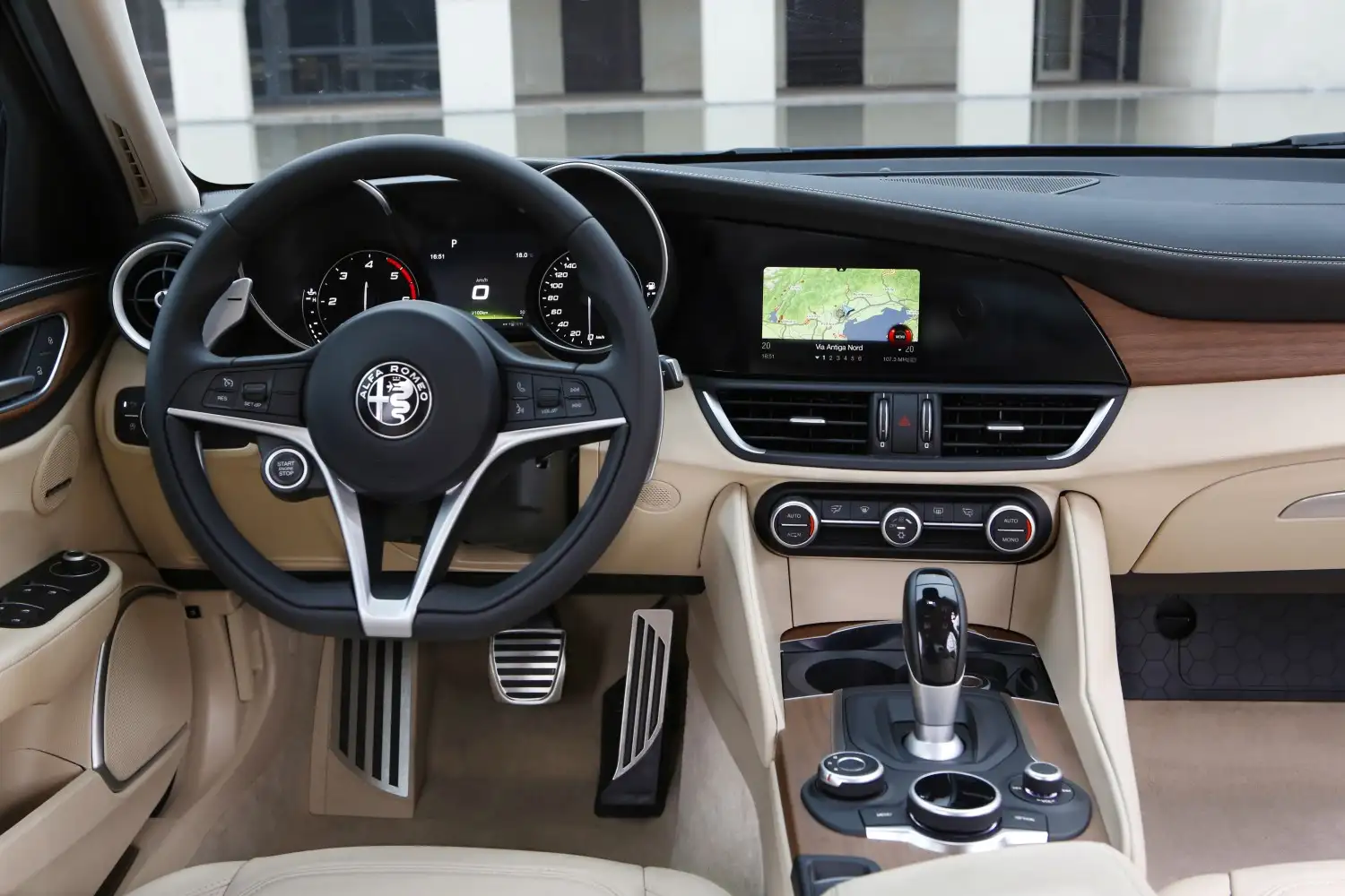 2020 Alfa Romeo Giulia Super - view 7