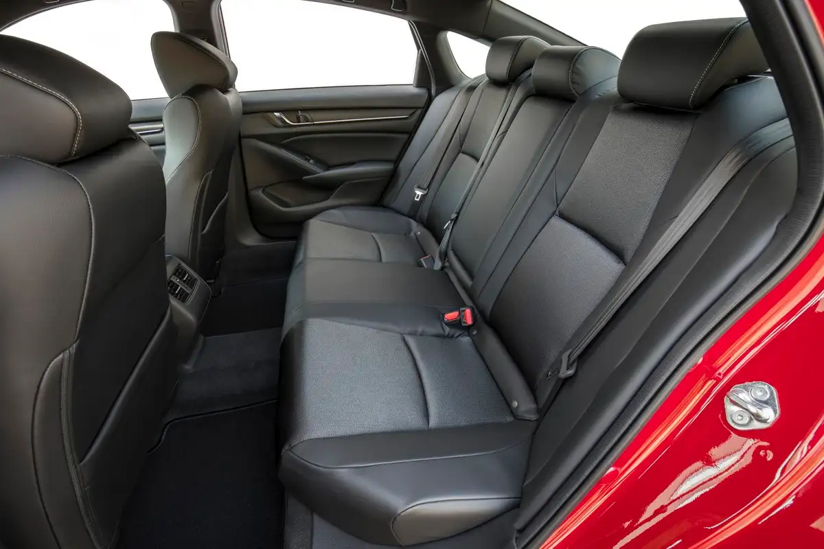 2020 Honda Accord 2.0L Turbo Sport - view 6
