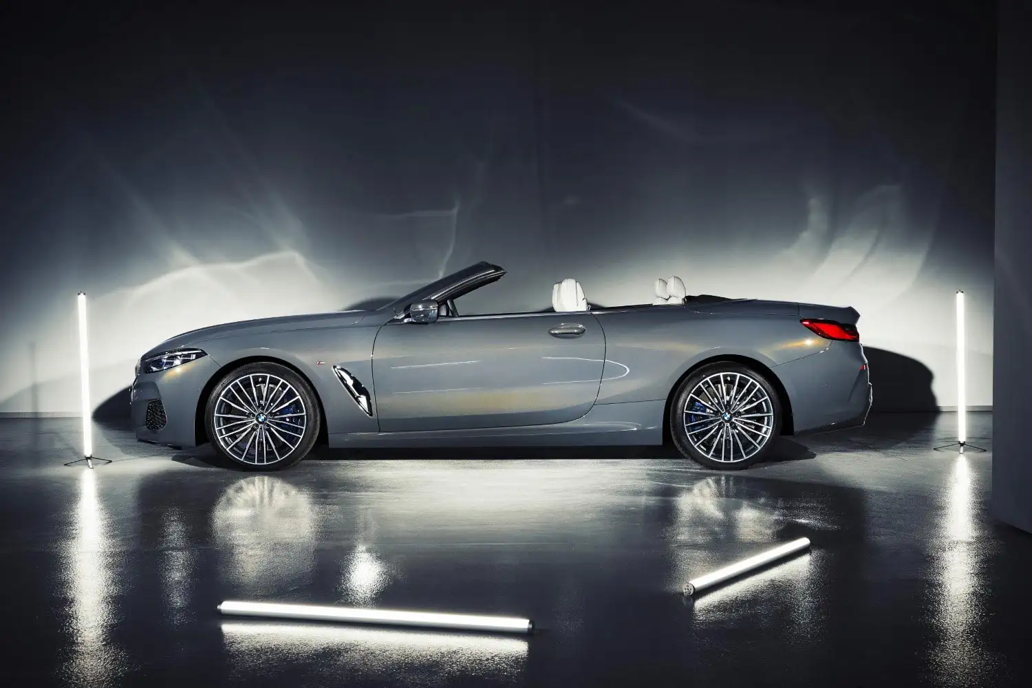 2020 BMW 8 Series 840i Convertible M Sport - view 5