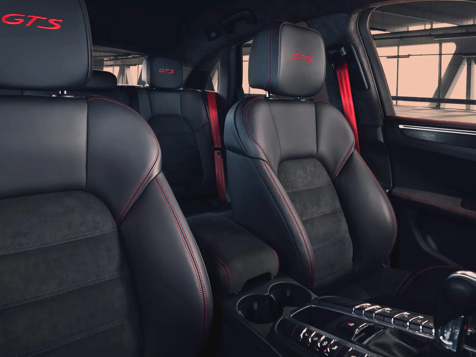2022 Porsche Macan GTS Base Trim - view 6