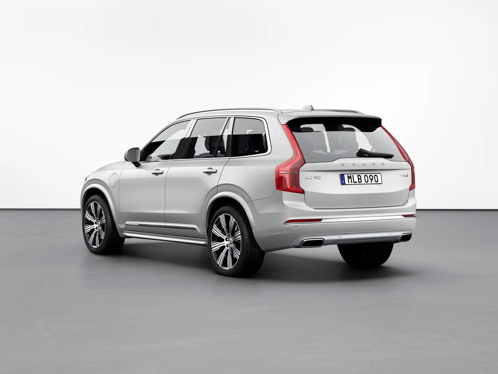 2022 Volvo XC90 B5 Momentum AWD - view 2