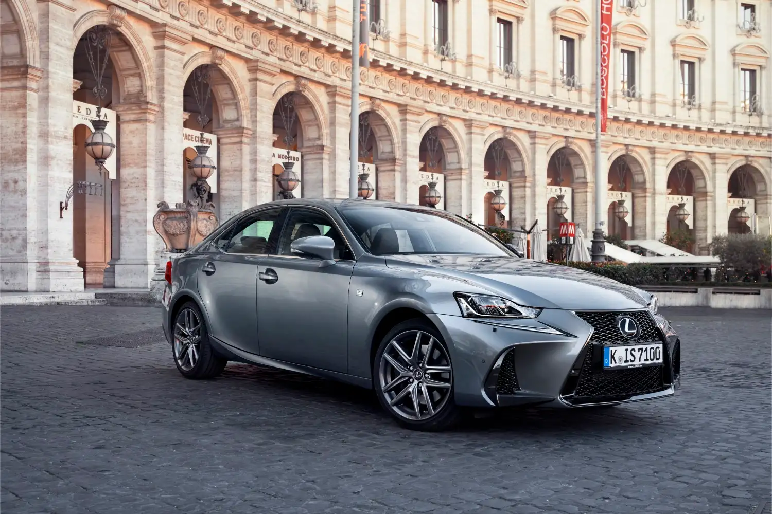 2020 Lexus IS 350 F-Sport - view 2