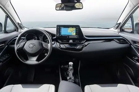 2022 Toyota C-HR Hybrid 1.8L GX - Image 4