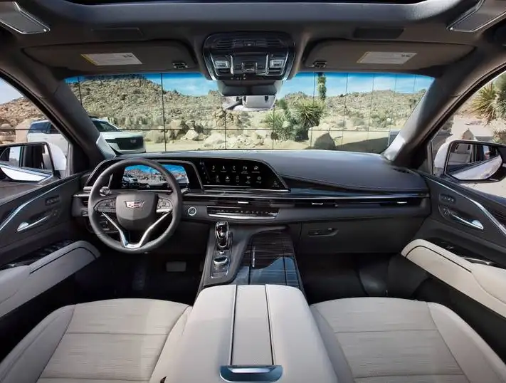 2021 Cadillac Escalade ESV Premium Luxury - view 4