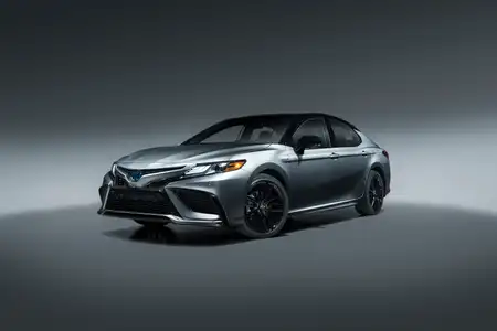 2022 Toyota Camry 2.5L SE - Image 1