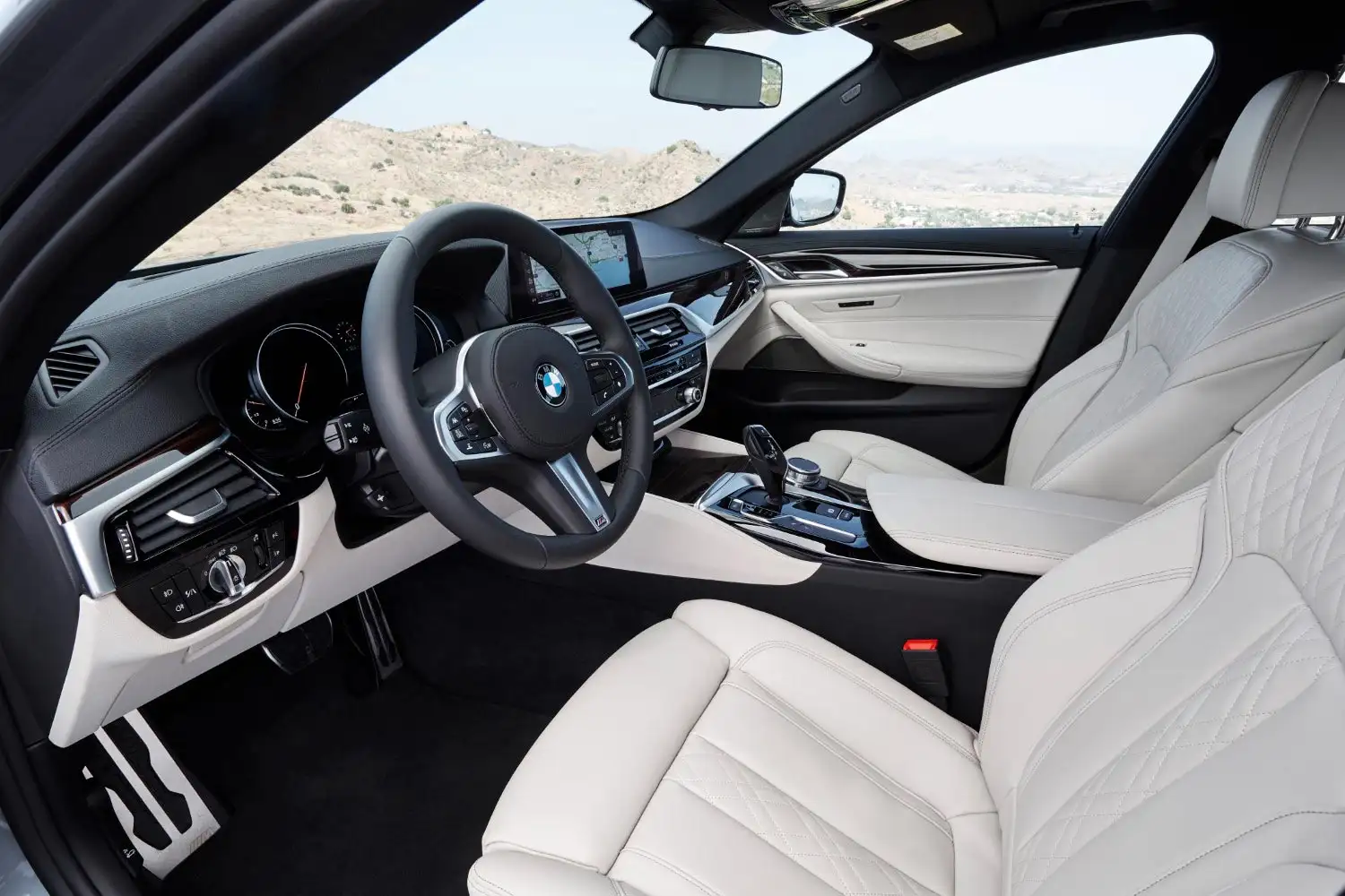 2023 BMW 5 Series 520i Joy Edition - view 6