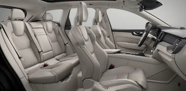 2021 Volvo XC60 T5 Momentum - Image 4