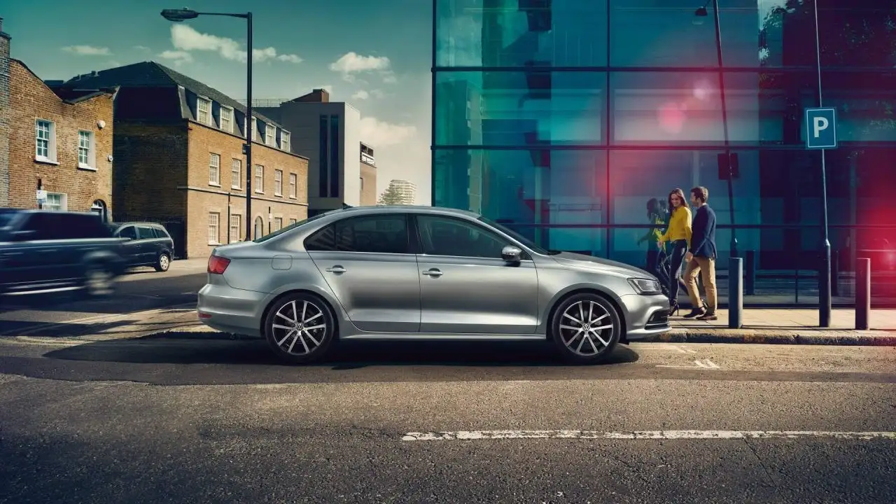 2019 Volkswagen Jetta SE - view 3