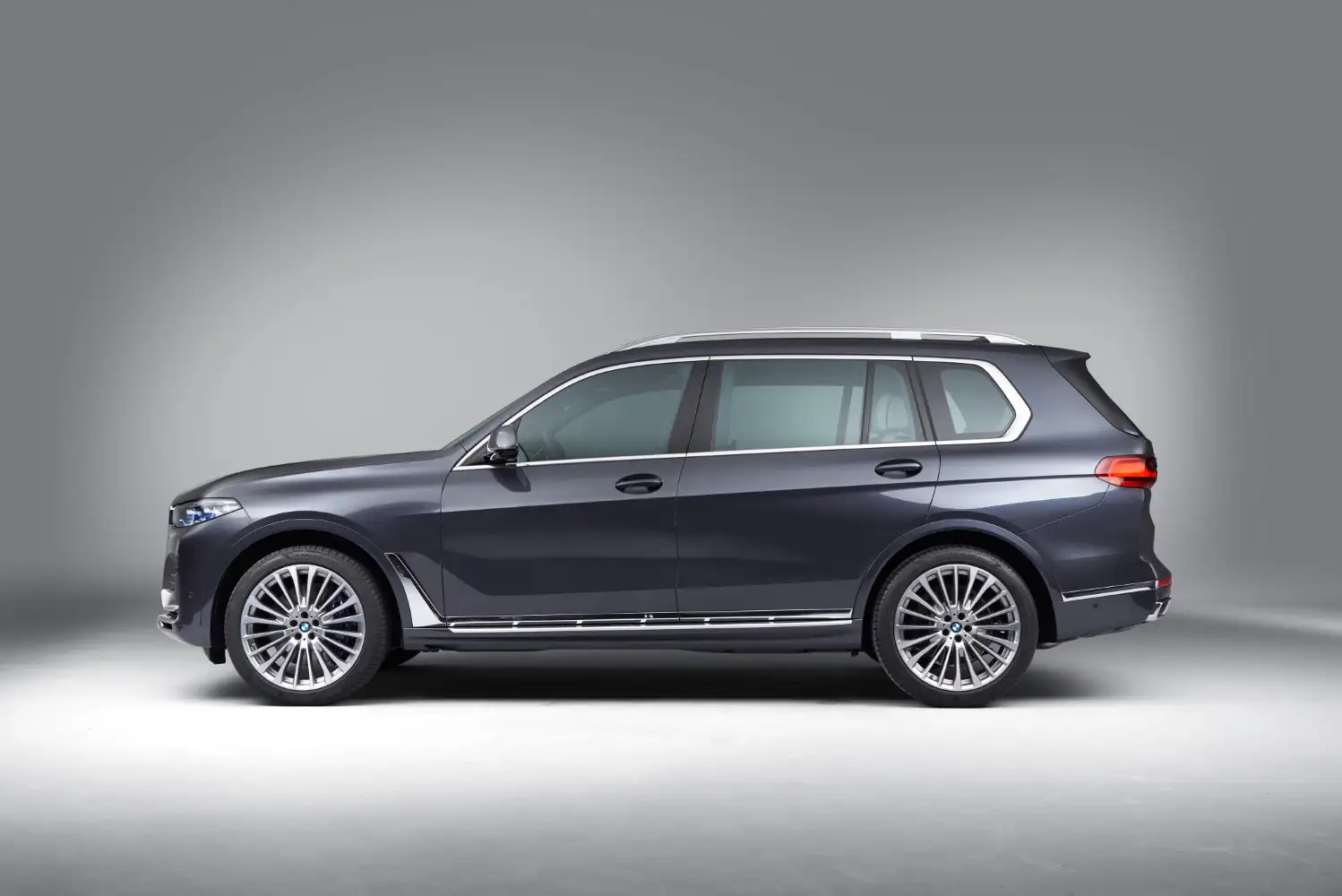 2020 BMW X7 40i Pure - view 5