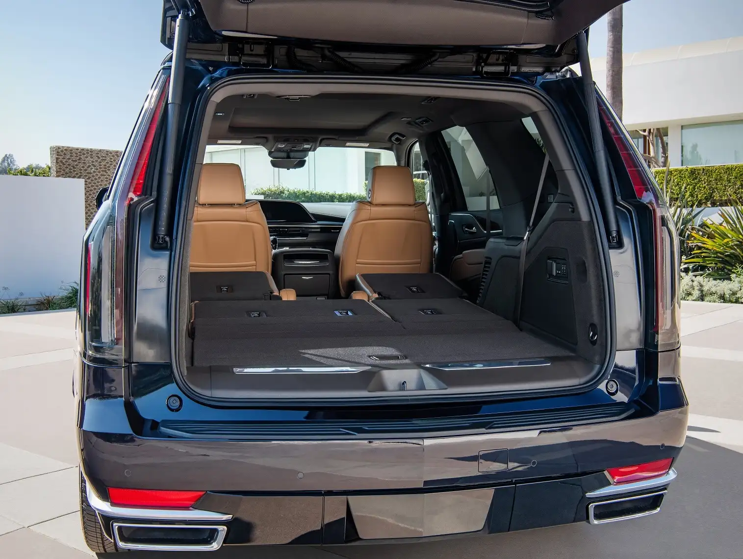 2022 Cadillac Escalade Premium Luxury - view 6