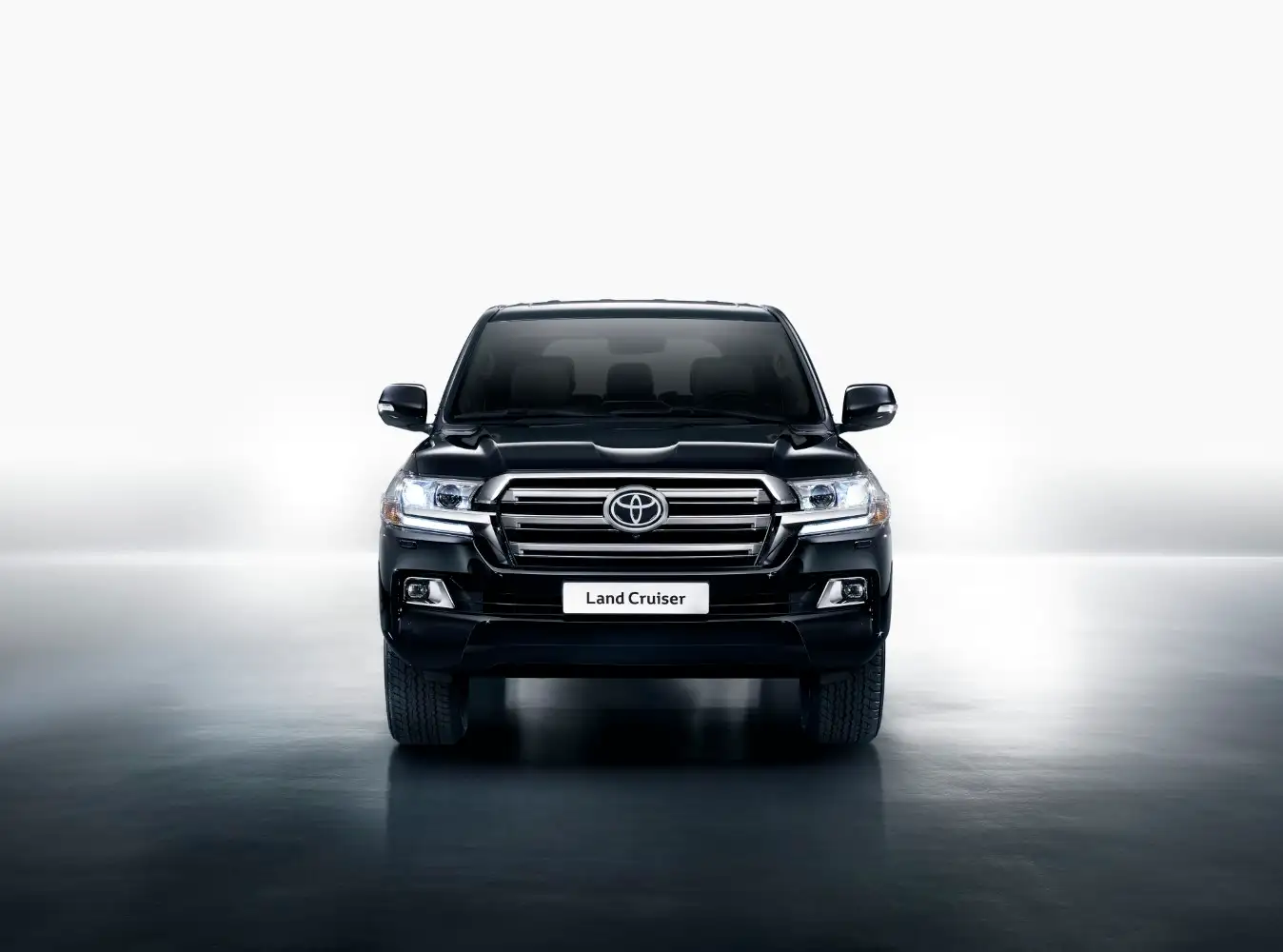 2020 Toyota Land Cruiser 4.6L GXR GT - view 4