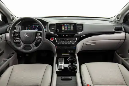 2022 Honda Pilot LX 2WD - Image 4