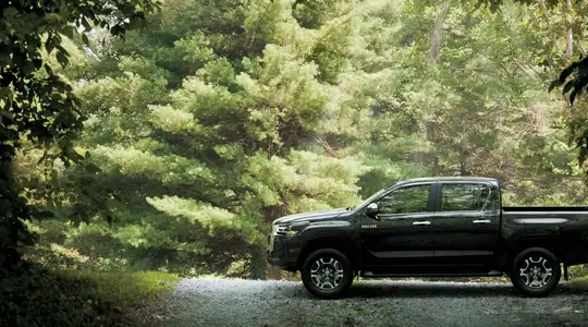 2022 Toyota Hilux Double Cab - GL 4WD - Image 2