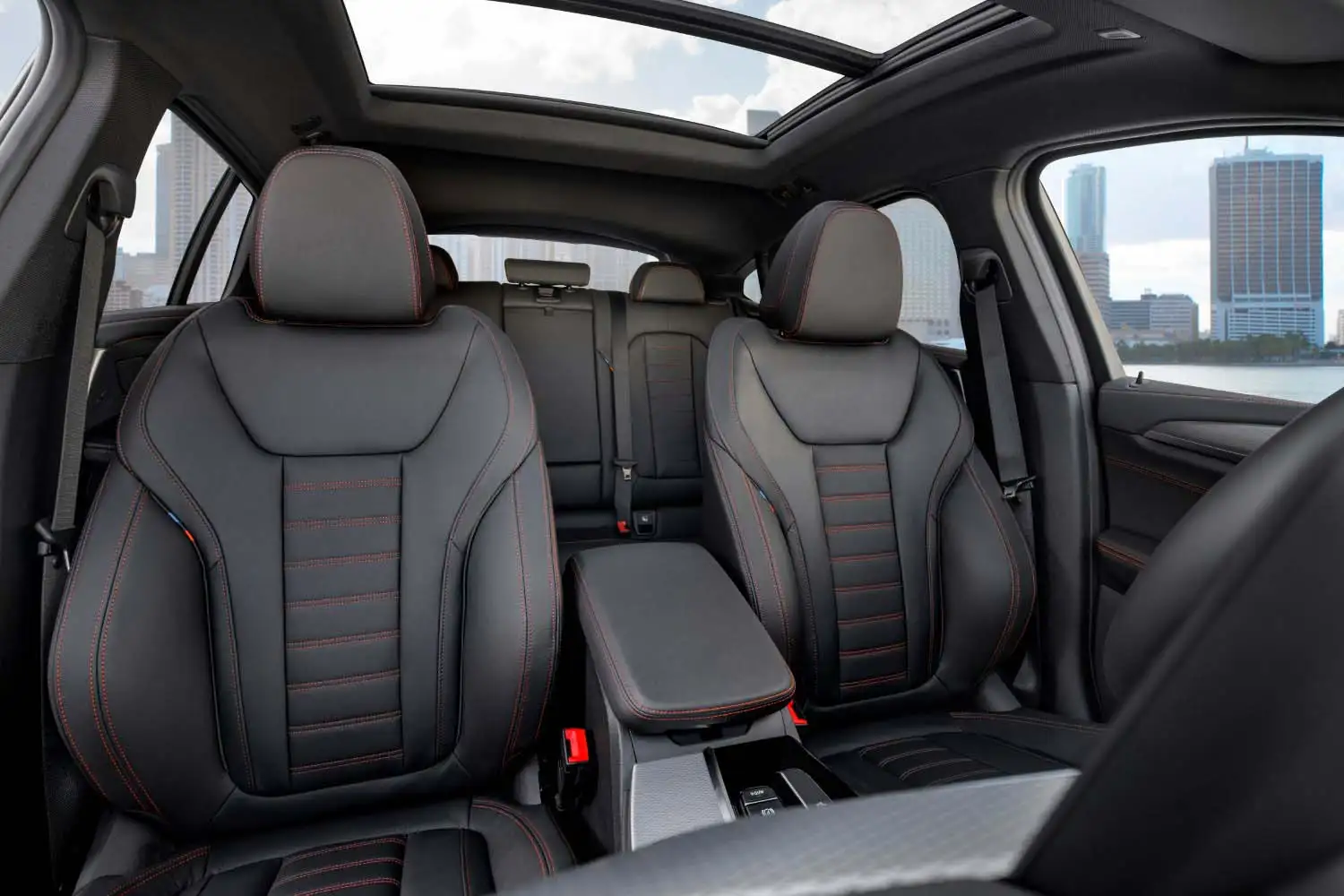 2022 BMW X4 xDrive30i M Sport - view 5