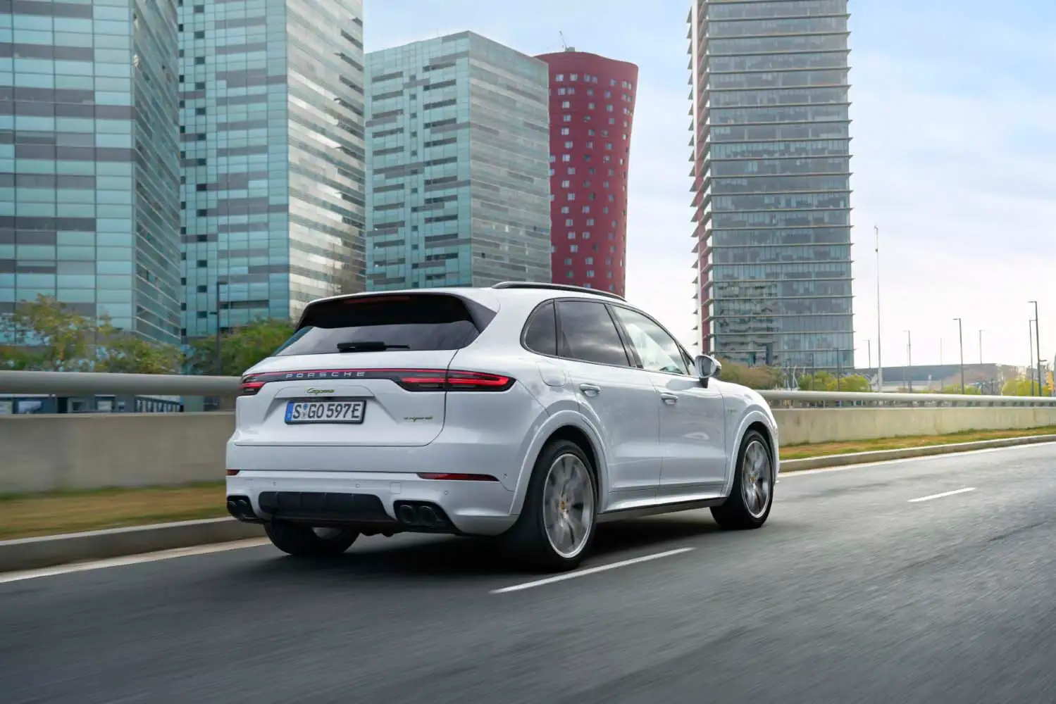 2022 Porsche Cayenne E-Hybrid Base Trim - view 6