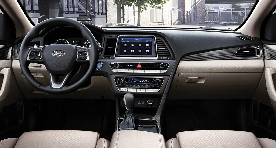 2019 Hyundai Sonata Hybrid - GL - view 4