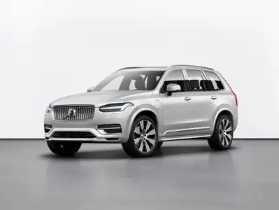 2022 Volvo XC90 B5 Momentum AWD - Image 1