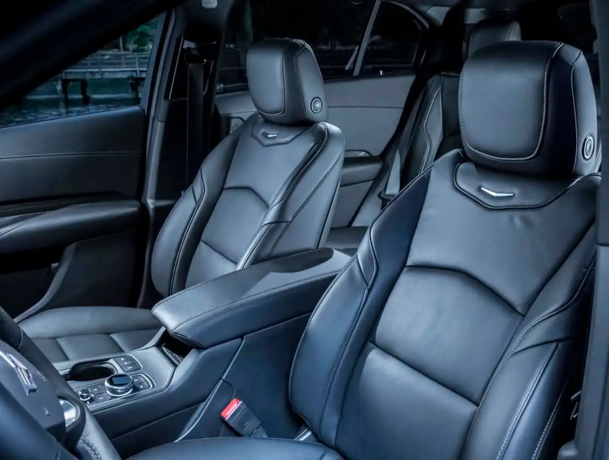 2022 Cadillac XT4 Premium Luxury - view 7