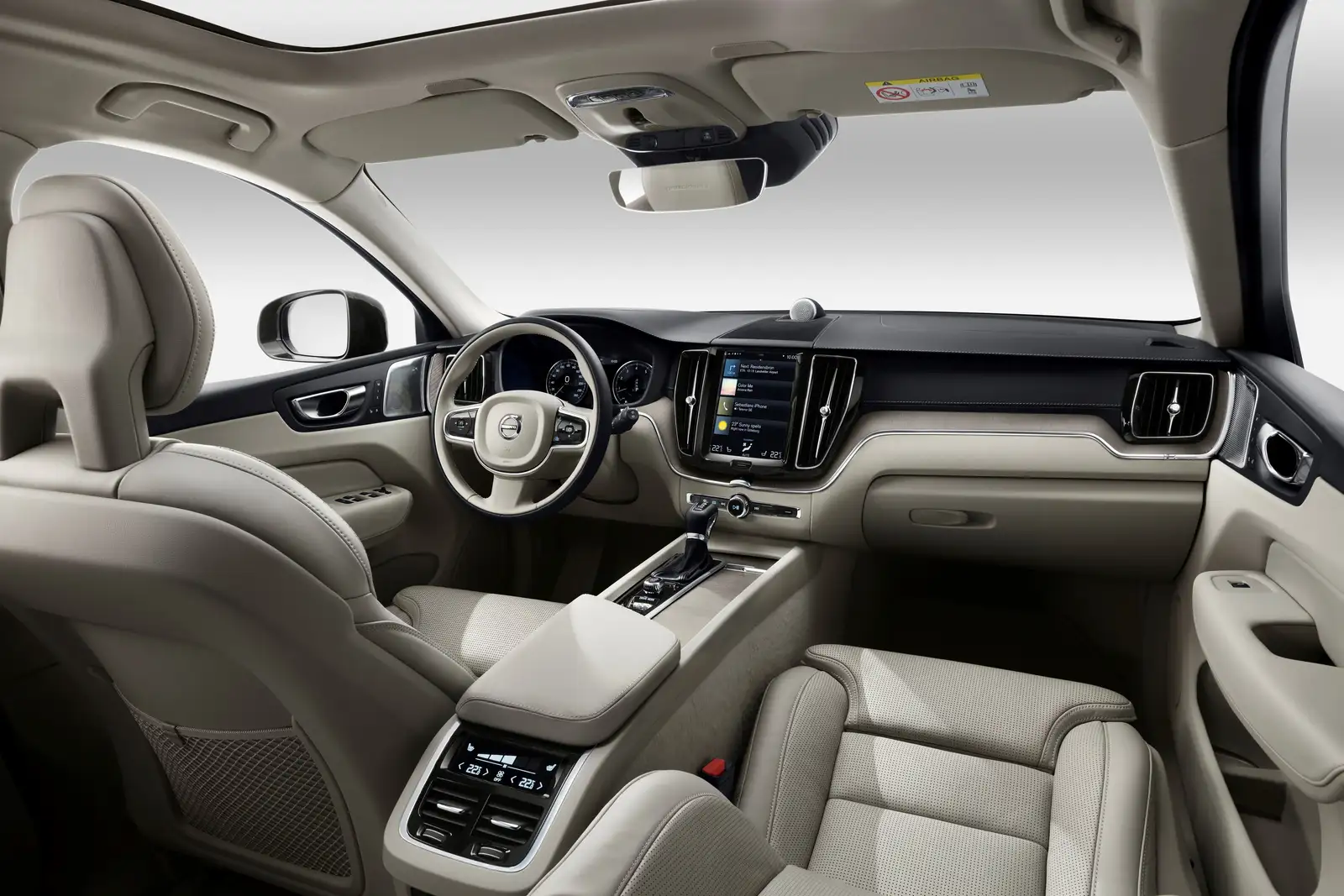 2021 Volvo XC60 T5 Momentum - view 3