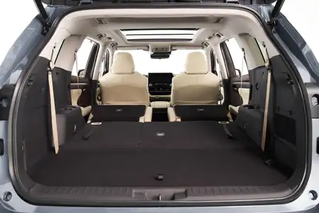 2022 Toyota Highlander Hybrid 2.5L GXR - Image 5