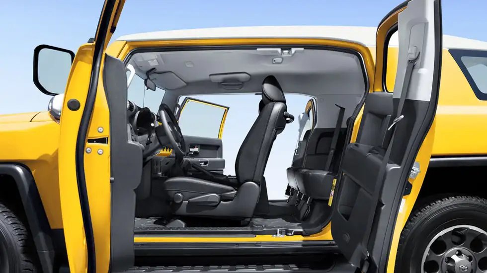2022 Toyota FJ Cruiser GXR RB - view 3