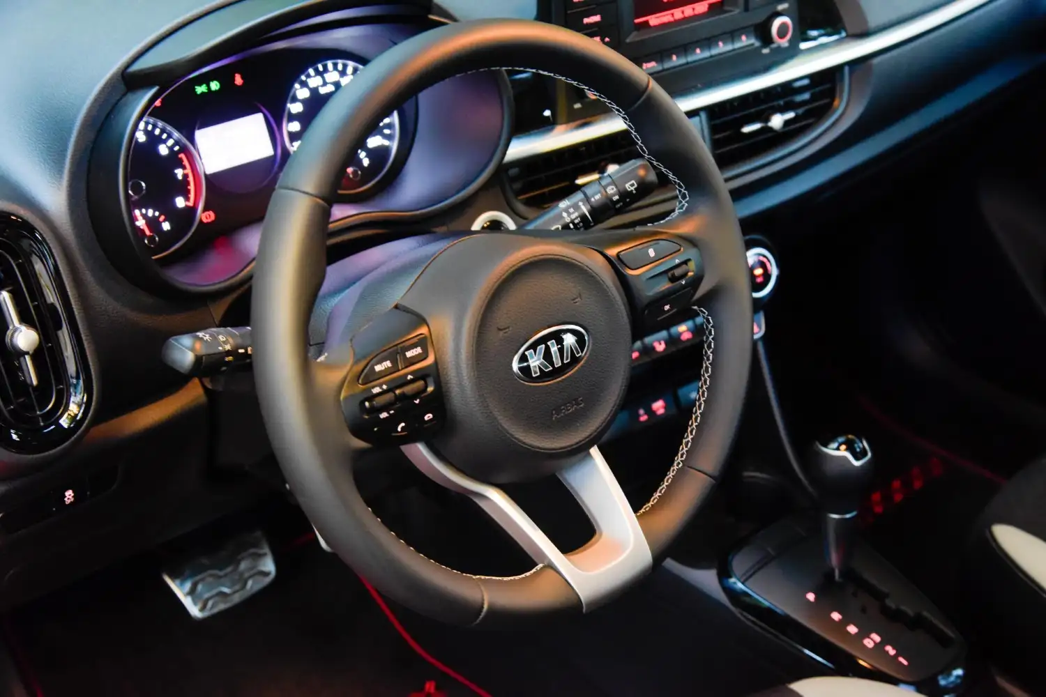 2019 Kia Picanto EX - view 7