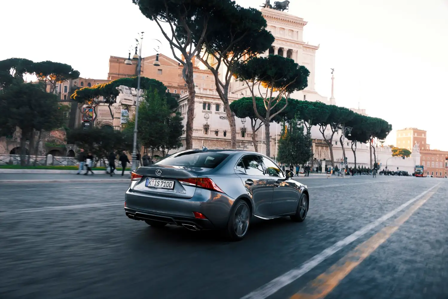 2020 Lexus IS 350 F-Sport - view 8