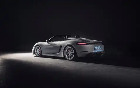 2022 Porsche 718 Spyder Base Trim - Manual - Image 2