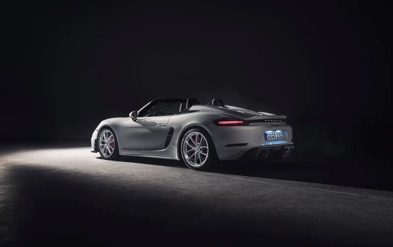 2022 Porsche 718 Spyder Base Trim - Manual - view 2