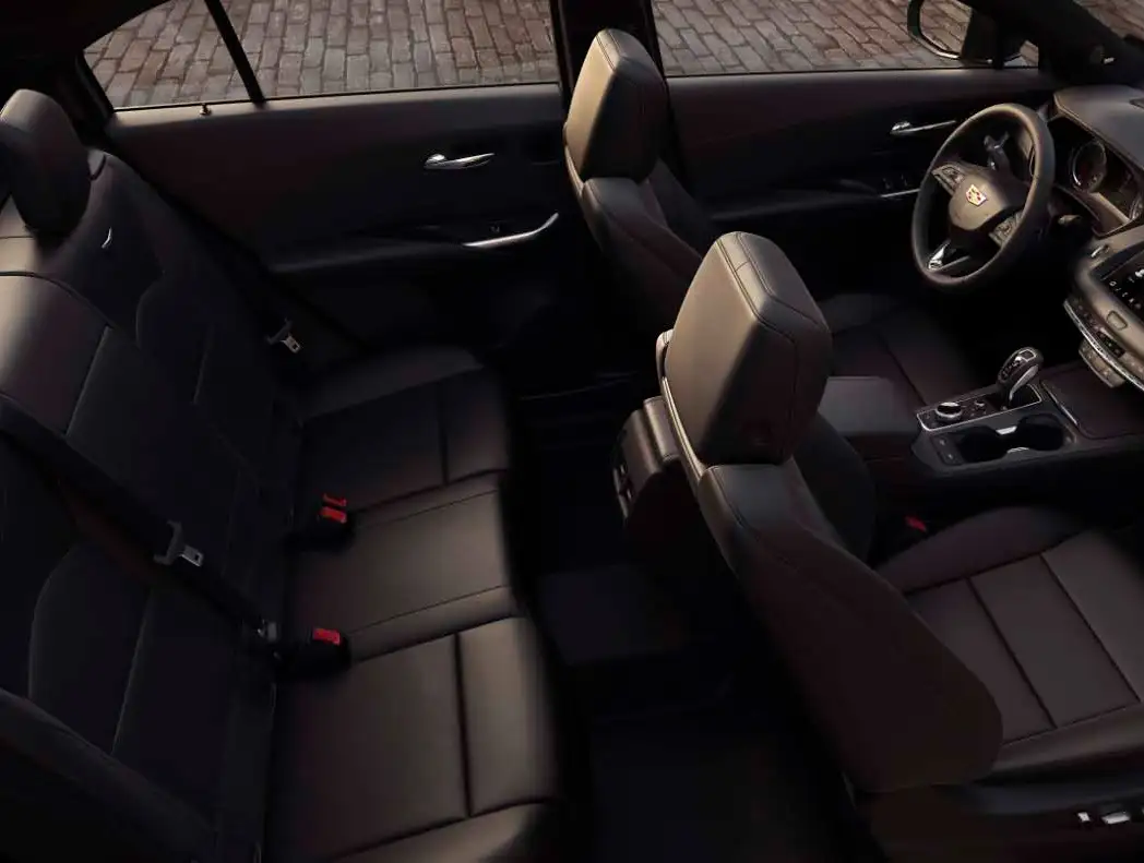 2022 Cadillac XT4 Premium Luxury - view 5
