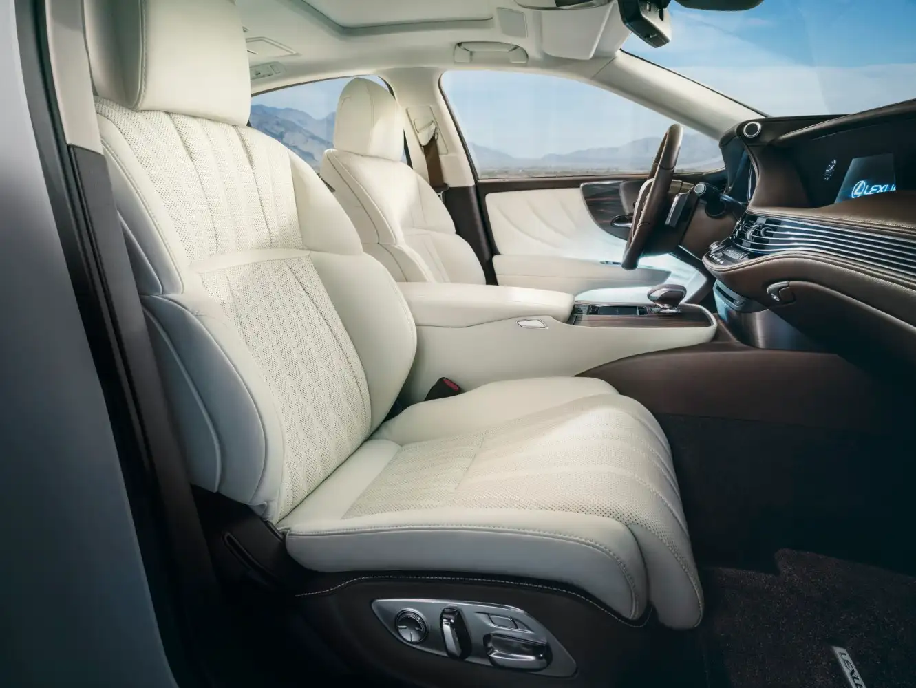 2022 Lexus LS 350 Prestige - view 6