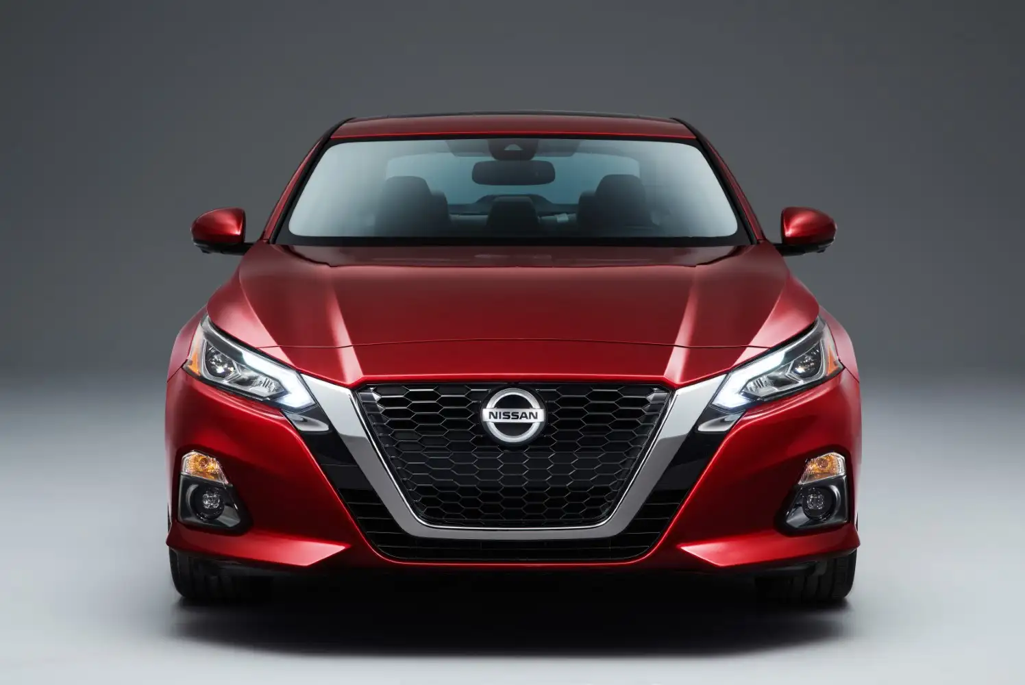 2021 Nissan Altima SR - view 3