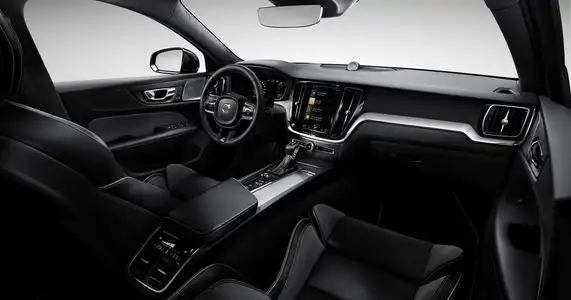 2022 Volvo S60 B4 R Design - Image 4