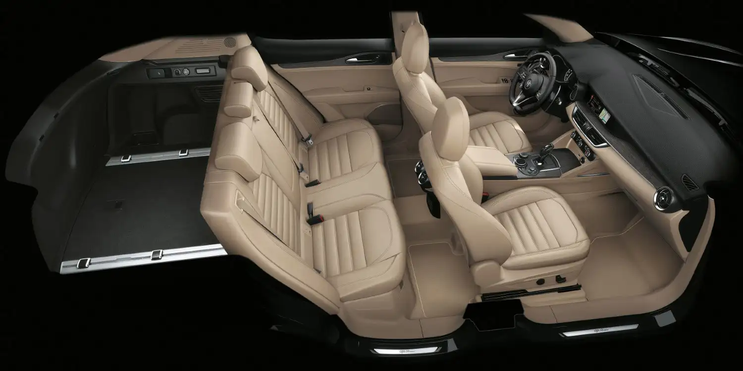 2020 Alfa Romeo Stelvio Super - view 3