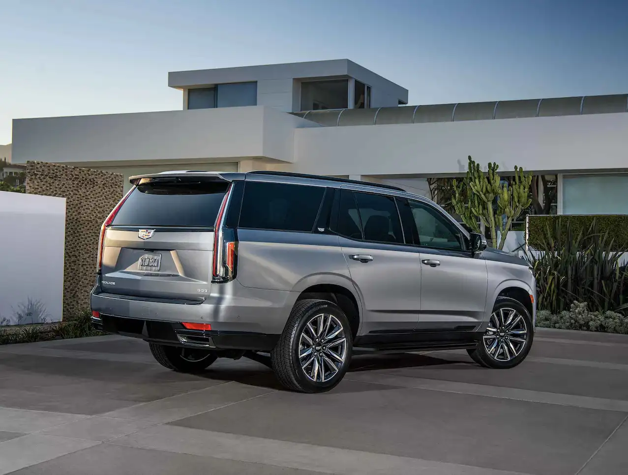 2021 Cadillac Escalade ESV Premium Luxury - view 2