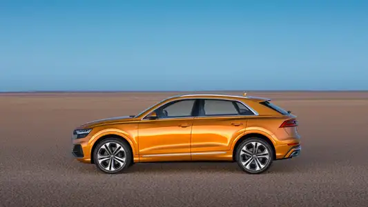 2021 Audi Q8 55 TFSI quattro 3.0L S line - Image 3