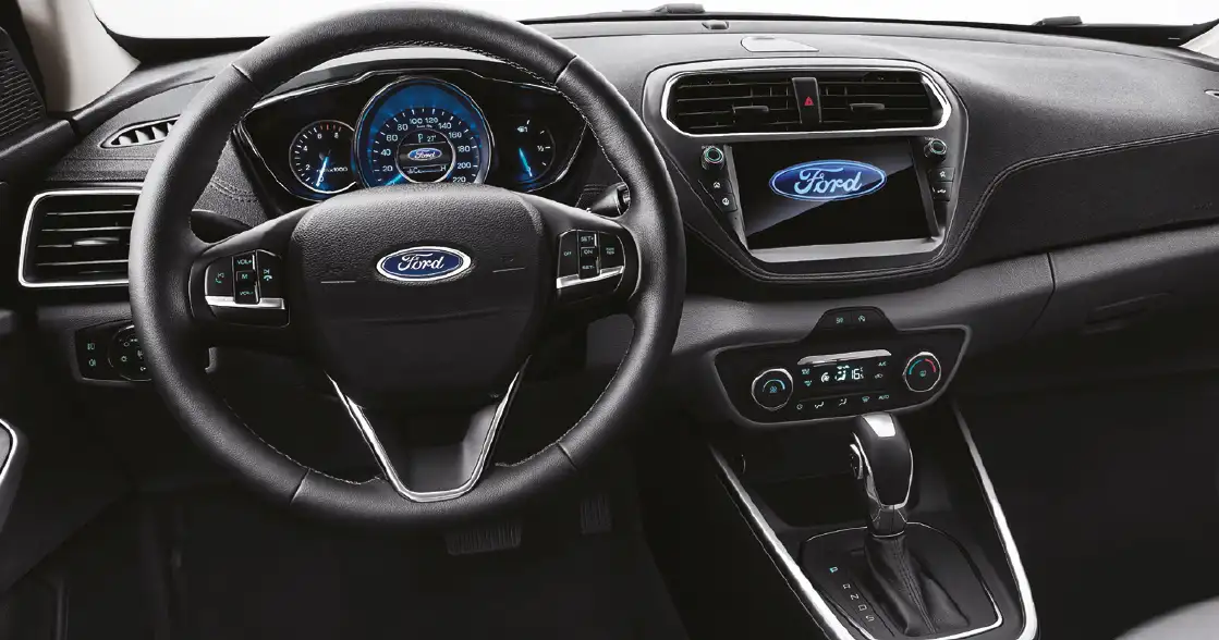 2020 Ford Escort Titanium - view 2