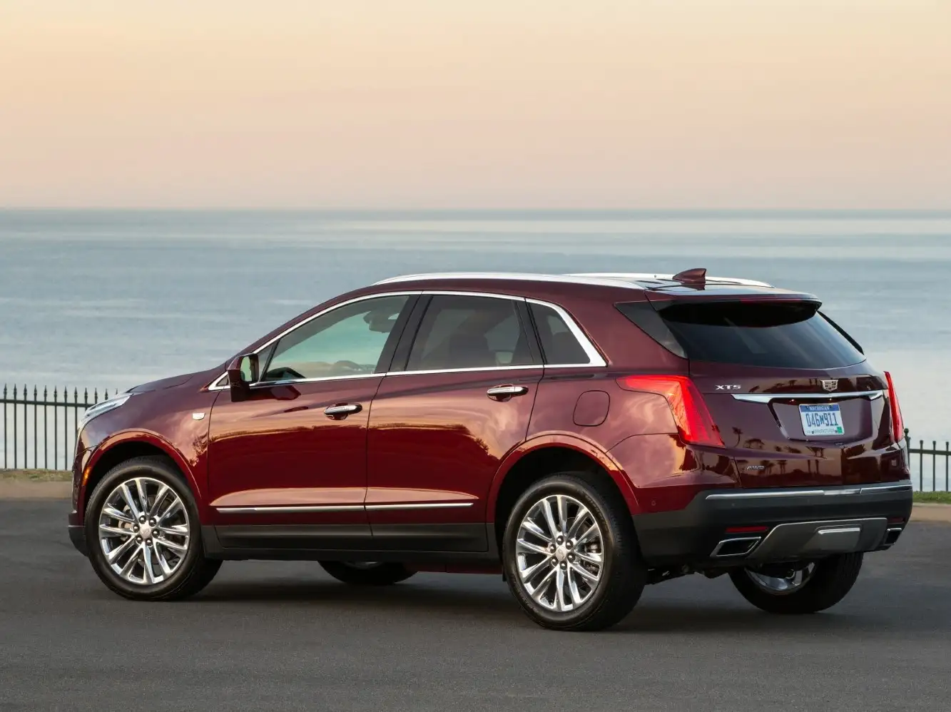 2022 Cadillac XT5 Premium Luxury - view 2