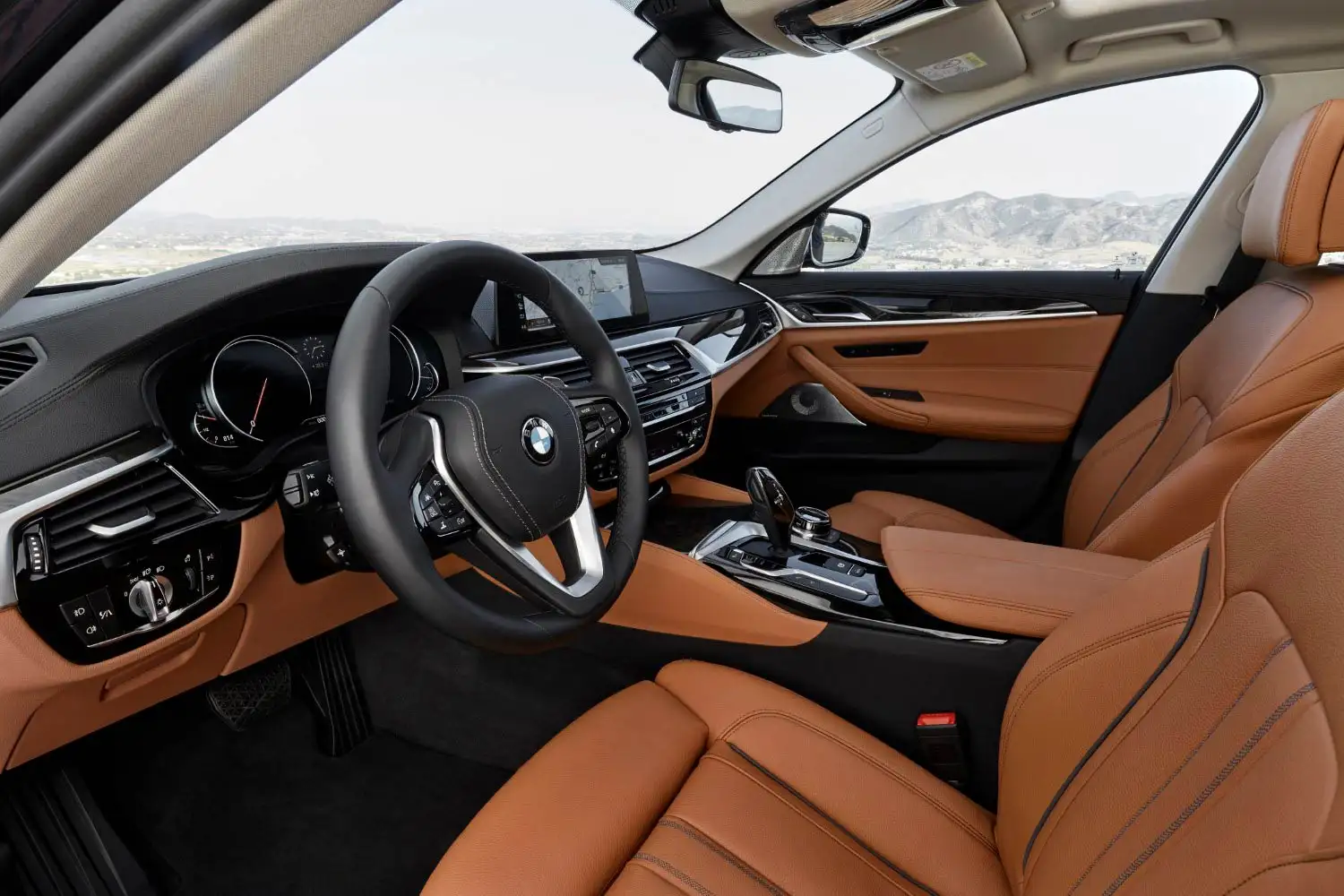 2019 BMW 5 Series 540i Sedan Luxury Line Exclusive - view 7