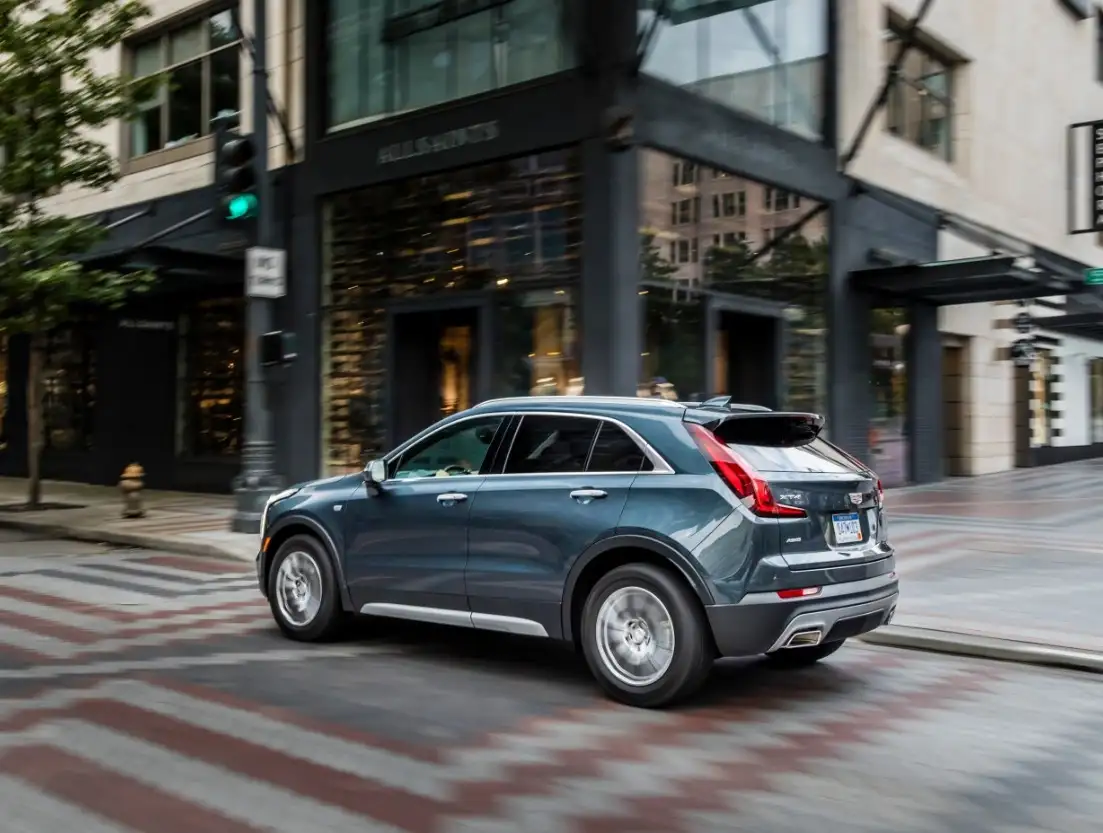 2022 Cadillac XT4 Premium Luxury - view 2