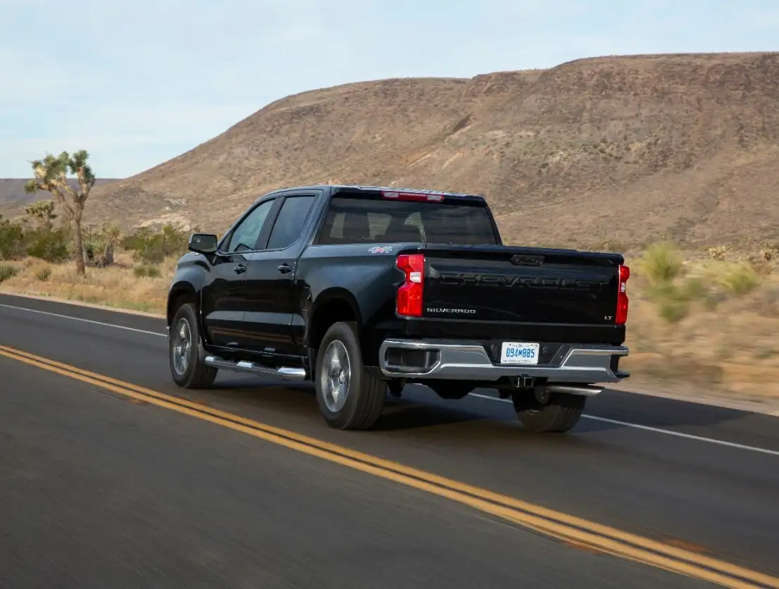 2022 Chevrolet Silverado 1500 Trailboss - view 2
