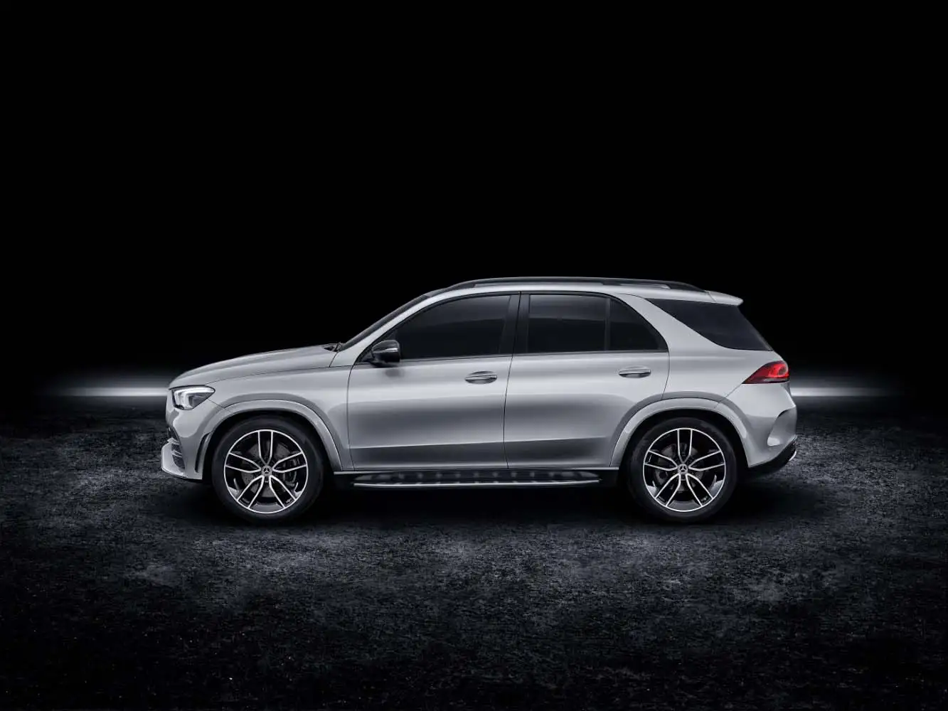 2020 Mercedes-Benz GLE 450 4MATIC Premium + - view 4