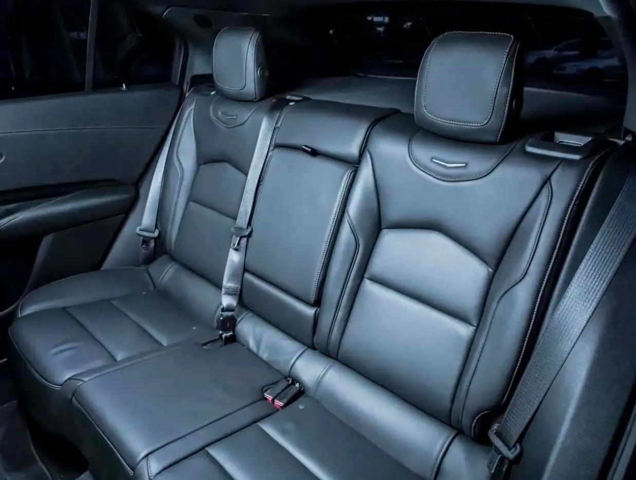 2022 Cadillac XT4 Premium Luxury - view 6